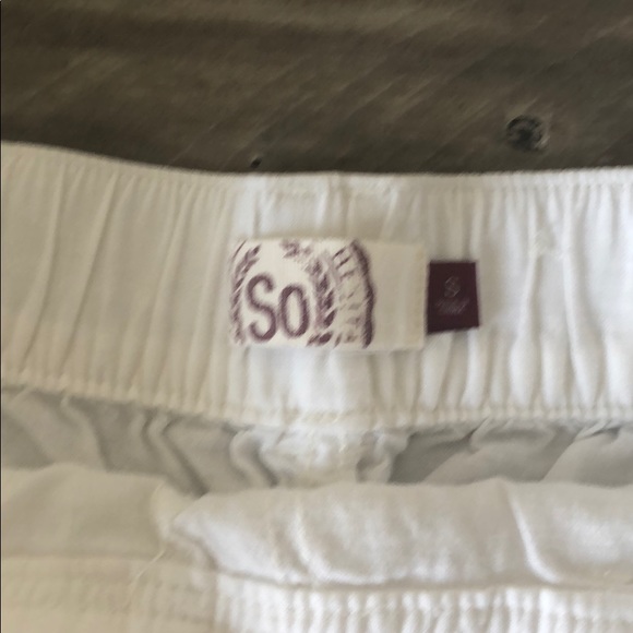 WHITE SHORTS - Picture 4 of 5